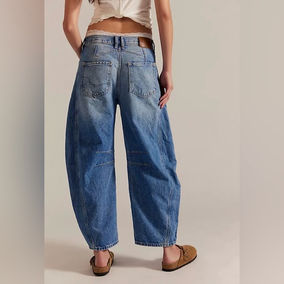 Free People We the Free Good Luck Mid Rise Barrel Jeans Women Sz 28 Light Beam - Picture 3 of 9
